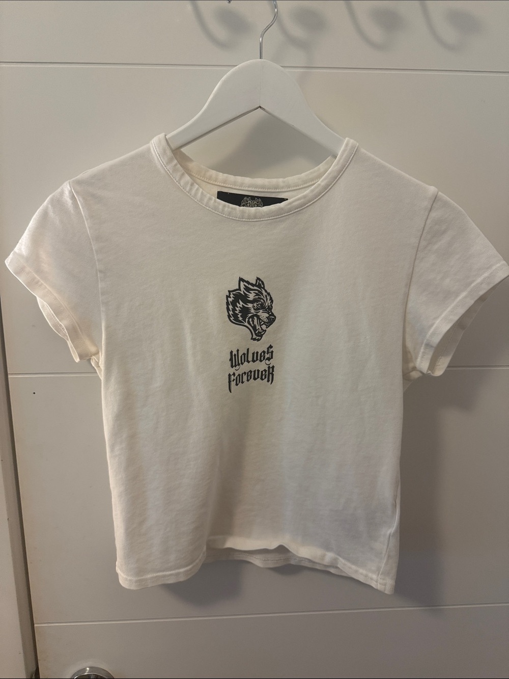NWOT DarcSport Cream Short Sleeve Tee with Black Wolf Graphic